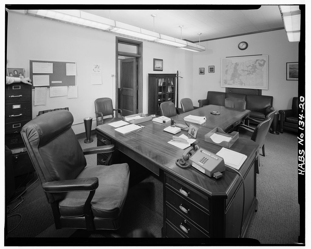 Office, Room 423 — HABS documentation photograph